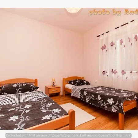 Apartment Andela Vinisce